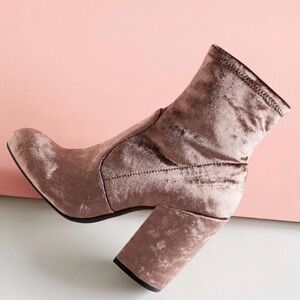 STEVE MADDEN Gaze Booties- Size 7